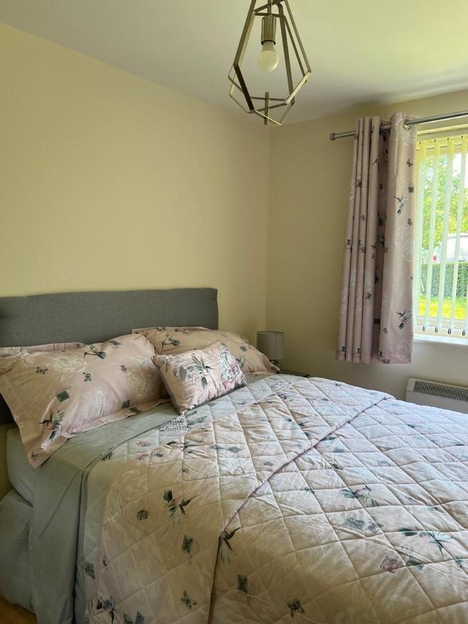 Modern Beautiful Gated Two Bed Apartment Stifford Exterior foto